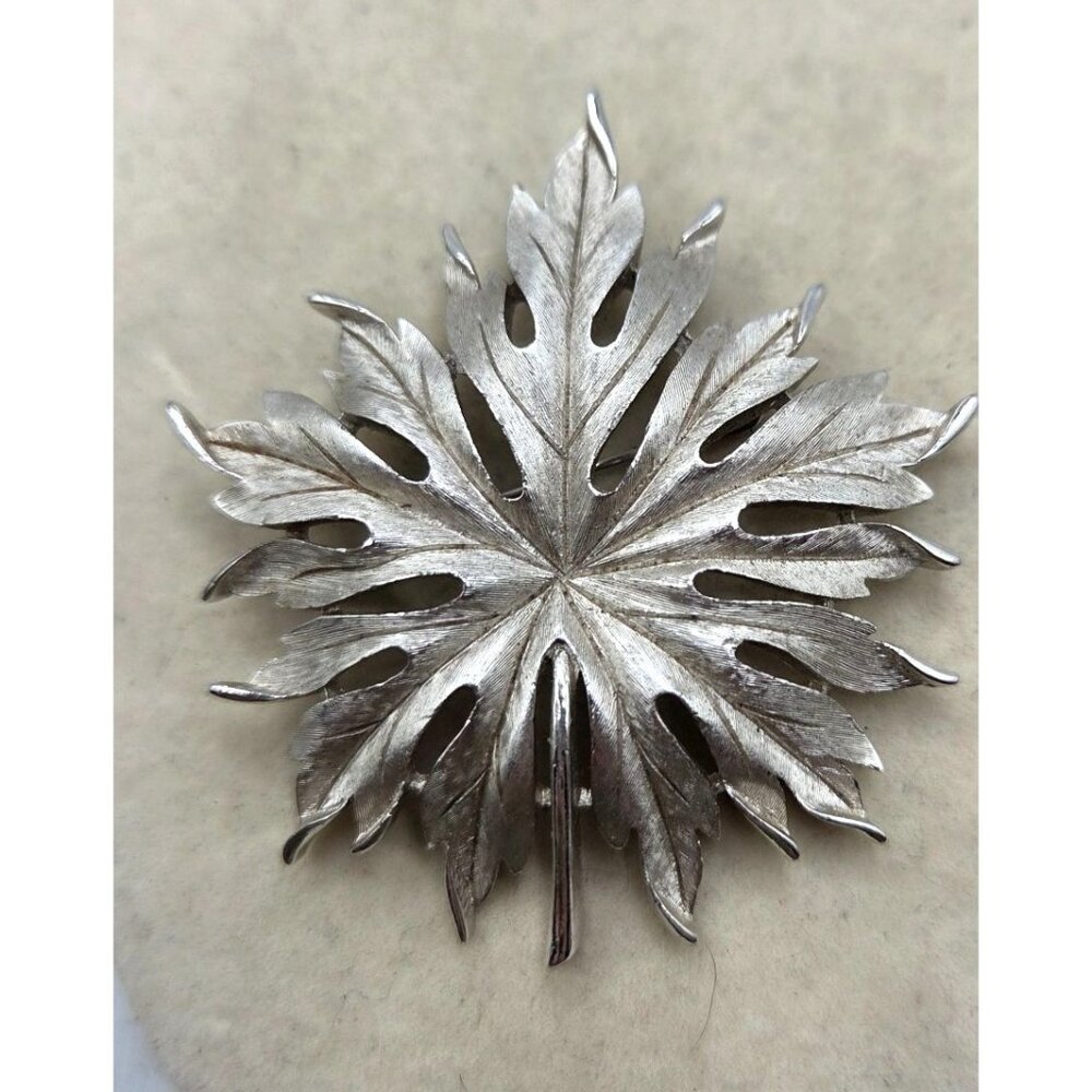 Vintage Silver-Tone Maple Leaf Brooch Pin With Textured Finish